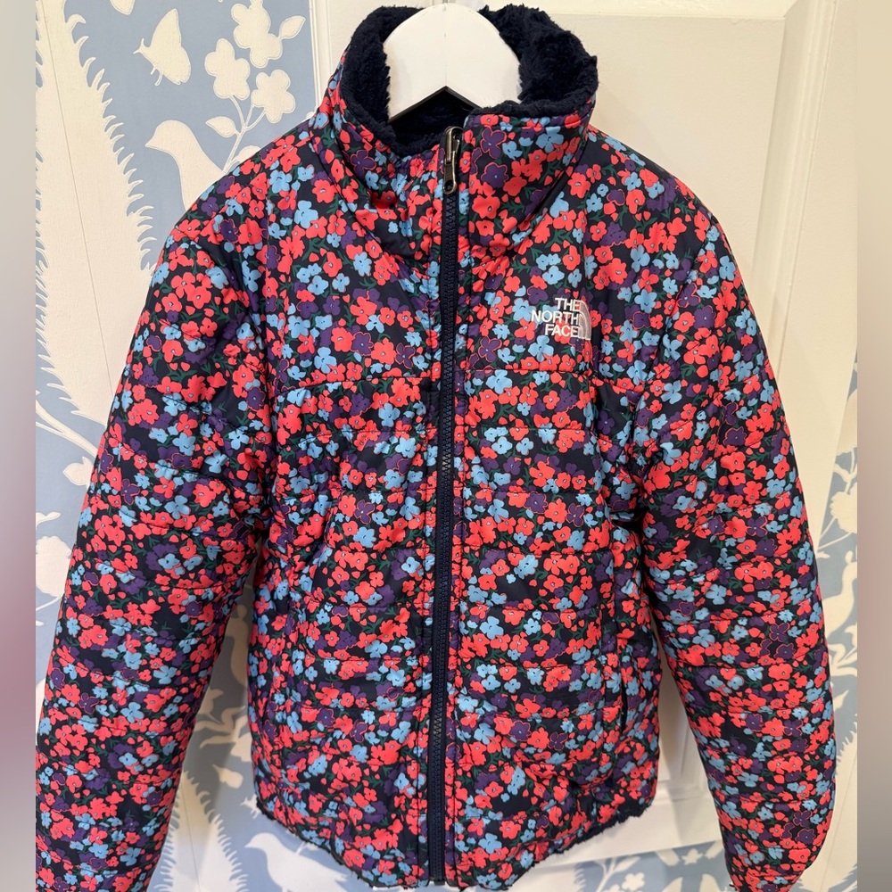 North face, worn, girls reversible jacket size 7/8